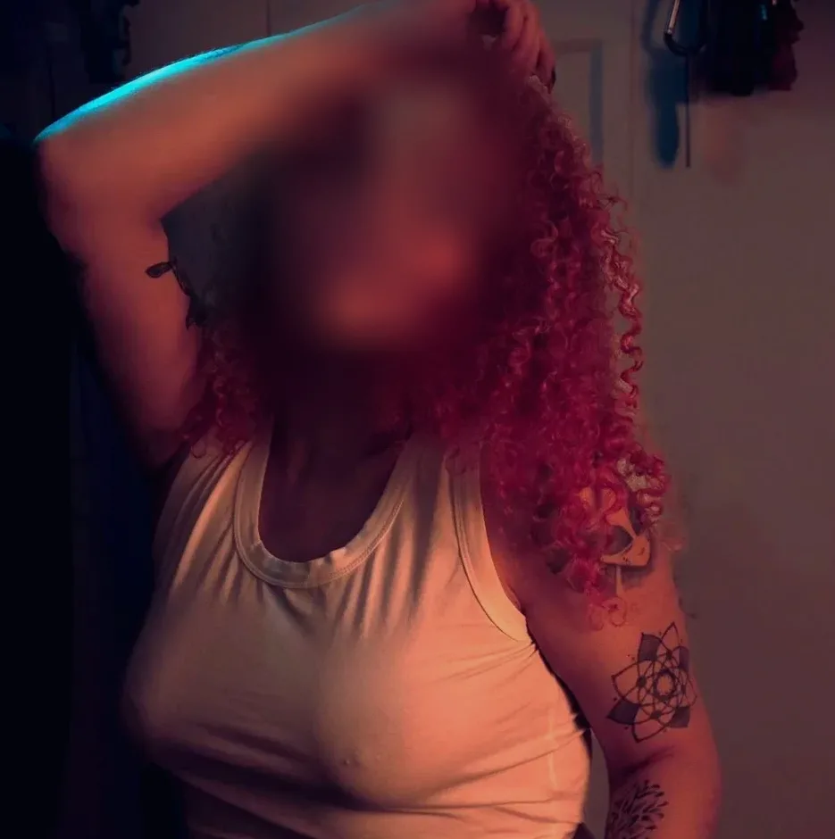 Emmi, 31
