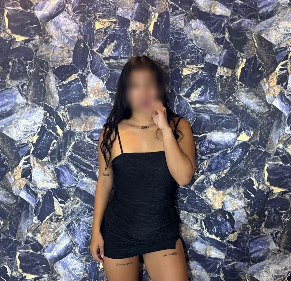Sara, 21